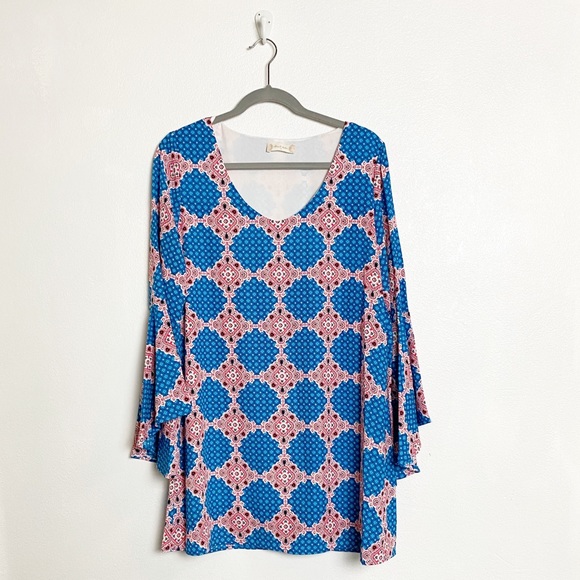 Altar'd State Dresses & Skirts - 🆕 altar’d state long bell sleeve shift dress